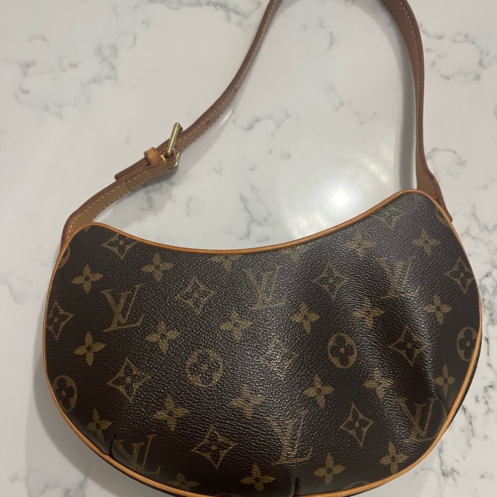 Louis Vuitton Pochette Croissant